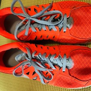 Used womens Size 8.5 Nike Flex 2013 Run Low Orange / Blue